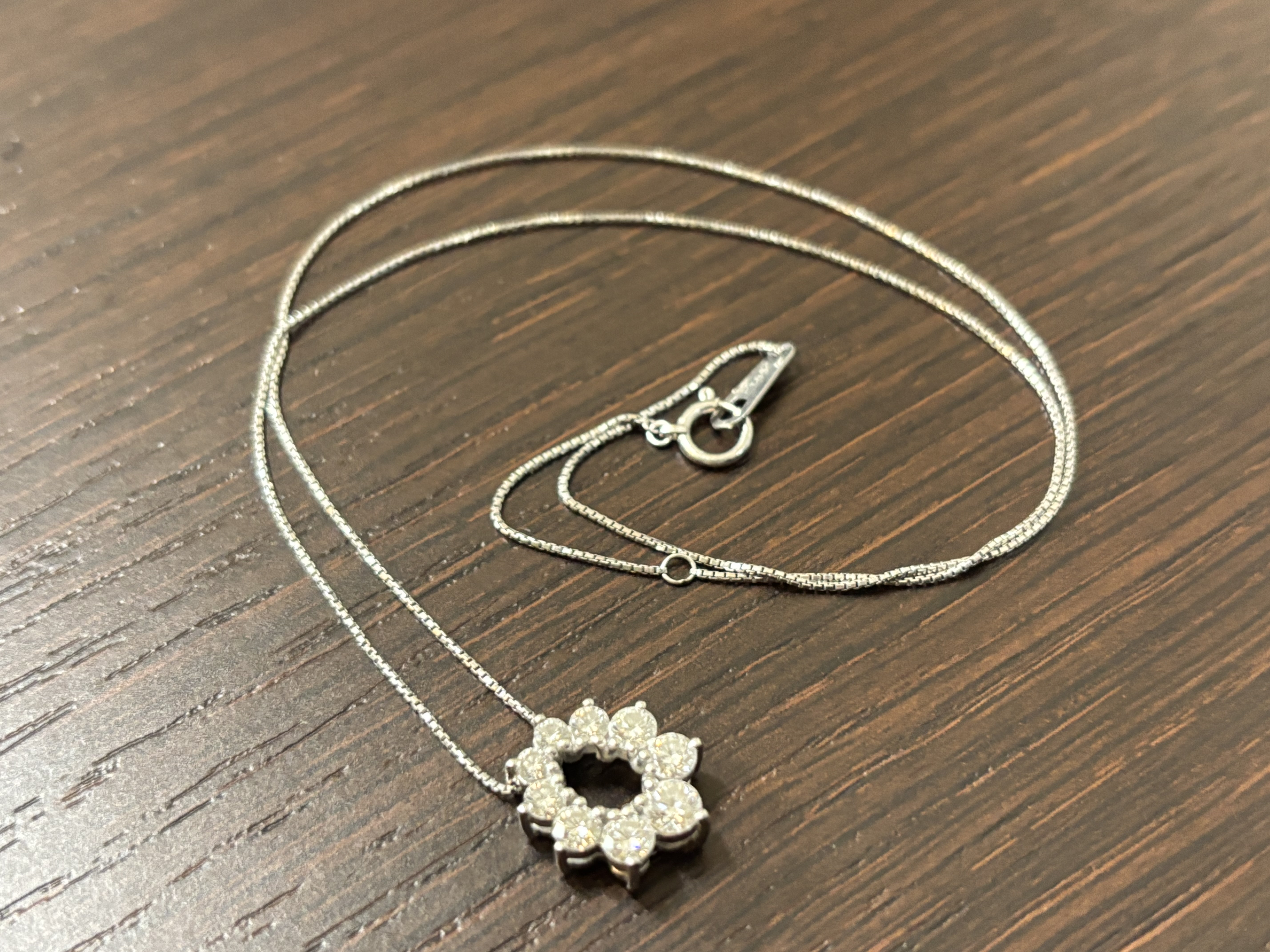 アクセサリーやブランド品とのセット買取