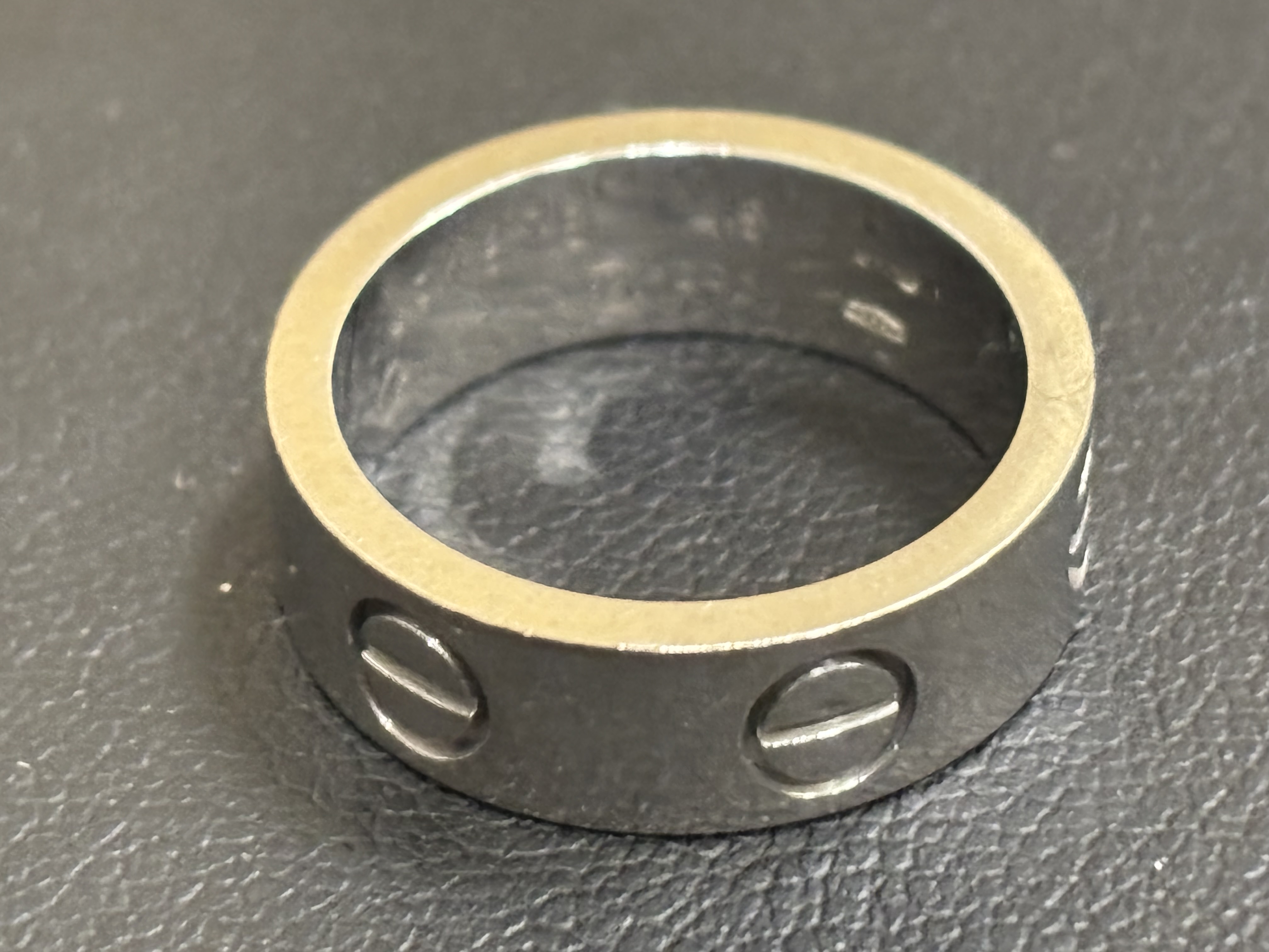 なぜカルティエのラブリングを買取するのか？